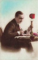 PHOTOGRAPHIE - Homme - Portrait - Colorisé - Carte Postale Ancienne - Photographs