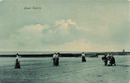 PHOTOGRAPHIE - Lawn Tennis - Des Femmes Jouant Au Tennis - Carte Postale Ancienne - Angeli