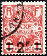 Réunion Obl. N° Taxe 14 - Emblème Surchargé 2f Sur 1f Vermillon - Timbres-taxe