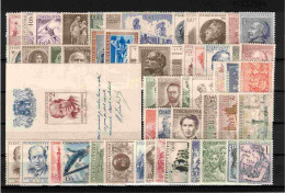 * Tchécoslovaquie 1953-5, Lot Avec Timbres Neufs Avec Charniere Ou Trace De Charniere Propre, BF Avec Pd De Gomme - Lots & Serien