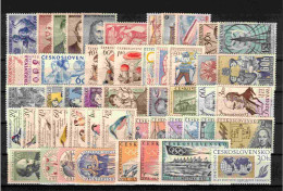 * Tchécoslovaquie 1957-60, Lot Avec Timbres Neufs Avec Charniere Ou Trace De Charniere Propre, - Collezioni & Lotti