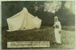 CARTE PHOTO ? PARACHUTISME - Le Parachutiste Jean ANDRE Après Un Atterissage 1932 TB PLAN Parachute - Parachutting