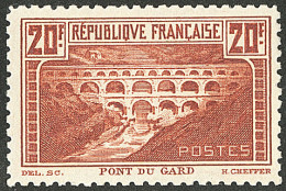 * Pont Du Gard. Dentelé 11. No 262B, Quasiment **, Très Frais. - TB. - R - Altri & Non Classificati