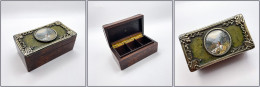 Boîte En Palissandre, Cerclage Argent Et Miniature Circulaire Peinte Main En Décor, 3 Comp., 80x40x 30mm, Superbe (1e Pi - Stamp Boxes