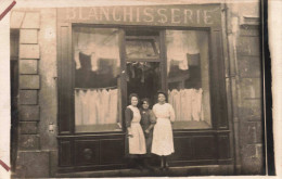 PHOTOGRAPHIE - Trois Employées De La Blanchisserie - Carte Postale Ancienne - Fotografie