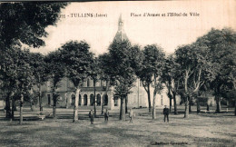 J1209 - TULLINS - D38 - Place D'Armes Et L'Hôtel De Ville - Tullins