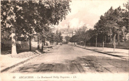 CPA 33 (Gironde) Arcachon - Le Boulevard Nelly Deganne. Au Fond, Le Casino De La Plage TBE 1907 - Casino