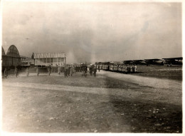 Photo Originale 1930 - Terrain D' Aviation - Avions - Revue - - Aviazione