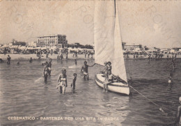 CARTOLINA  CESENATICO,CESENA,EMILIA ROMAGNA-PARTENZA PER UNA GITA IN BARCA-MARE,SOLE,SPIAGGIA,VACANZA,VIAGGIATA 1956 - Cesena