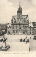 FRANCE - Compiègne - L'Hôtel De Ville Et La Place - LL - Carte Postale Ancienne - Compiegne
