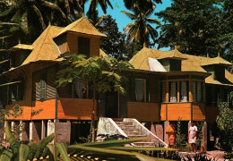 17966 MAISON DE STYLE ANCIEN Sur La DIGUE      Seychelles   (2 Scans) - Seychellen