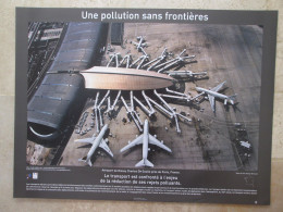 AFFICHE POSTER SCOLAIRE PHOTO YANN ARTHUS-BERTRAND 58 X 78 Cm Une Pollution Sans Frontières - Arte Contemporáneo