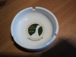 CENDRIER SUD OUEST ET CIE. LE BISTROT DU SUD OUEST A PARIS . FAIENCE BRASIM. - Ashtrays