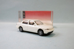 Rietze / Preiser - FORD MONDEO Blanc Réf. 38023 Neuf NBO HO 1/87 - Véhicules Routiers