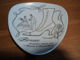 RAMASSE MONNAIE BESSEC. CHAUSSEUR DEPUIS 1862 A RENNES ET SAINT MALO TEFAL - Ashtrays