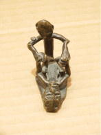 -ANCIEN PETIT BRONZE AFRICAIN EROTIQUE JUS De GRENIER PATINE ANCIENNE   E - Afrikanische Kunst