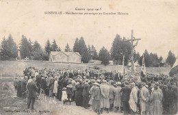 CPA 54 LUNEVILLE / MANIFESTATION PATRIOTIQUE AU CIMETIERE MILITAIRE - Autres & Non Classés