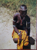 CAMEROUN - MOKOLO - Belle De Discrète. (Jeune Femme Aux Seins Nus / Rare) - Cameroun