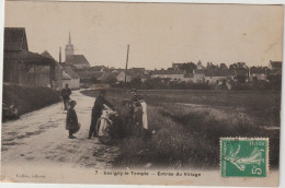 Dépt 77 - SAVIGNY-LE-TEMPLE - Entrée Du Village - Photo-Émail Breger - Savigny Le Temple