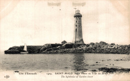 N°110712 -cpa Saint Malo -le Phare- - Lighthouses