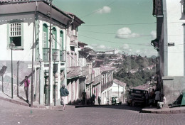 70s  RUA CLAUDIO MANUEL OURO PRETO BRAZIL BRASIL VW KOMBI 35mm DIAPOSITIVE SLIDE NO PHOTO FOTO NB2667 - Diapositives