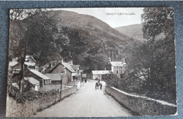 DWYGYFYLCHI VILLAGE OLD B/W POSTCARD WALES - Caernarvonshire