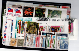 LOT OF 220 STAMPS MINT+USED+ 16 BLOCKS MI- 90 EURO VF!! - Collections (sans Albums)