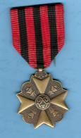 Médaille Civique Pour Ancienneté Dans Les Services Administratifs (Bronze – 3e Classe) - Professionnels / De Société