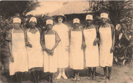 NIGERIA - Pawa - Infirmières Accoucheuses De L'Ecole De La Croix Rouge - Carte Postale Ancienne - Nigeria