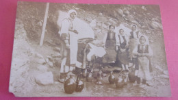 SERBIE  CARTE PHOTO 1918 FEMME ENFANTS SOURCE EAU UNIQUE PHOTO POSTCARD - Serbia