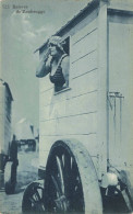 BELGIQUE - Zeebrugge - Baisers De Zeebrugge - Une Femme Dans Une Roulotte Fumant - Carte Postale Ancienne - Zeebrugge