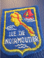 France/Ecusson Tissu D'époque/ Ile De Noirmoutier / Vendée  /Vers 1960-80                 ET472 - Blazoenen (textiel)