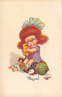 ENFANTS - Dessins D'enfants - Une Petite Fille Tenant Un Poussin - Carte Postale Ancienne - Disegni Infantili