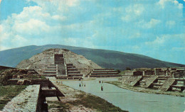 MEXICO - The Moon Pyramid At The Back - Colorisé - Carte Postale Ancienne - Mexico