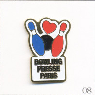 Pin's Sport - Bowling / Bowling Presse Paris. Non Estampillé. Métal Peint. T642-08 - Bowling