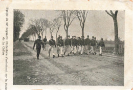 MILITARIA - Equipe Du 90e Régiment D'Infanterie S'entraînant Sur La Route De La Châtre - Carte Postale Ancienne - Regiments