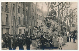 CPA Photo - AIX-EN-PROVENCE (Bouches Du Rhône) - Carnaval ( ??? ) Un Char - Aix En Provence