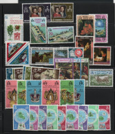 LOT 383 - NOUVELLES HEBRIDES  Lots De Timbres **  - Cote 102€ - Colecciones & Series