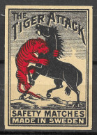  MADE  IN  SWEDEN VINTAGE Phillumeny MATCHBOX LABEL THE TIGER ATTACK HORSE   5  X 3.5 CM  RARE - Scatole Di Fiammiferi - Etichette