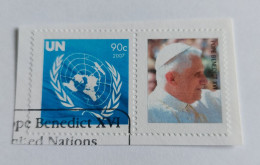 N° 1053        Emblème De L' ONU Avec Vignette  Du  Pape Benoît - Benedict XVI - Gebruikt