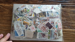 LOT644868 TIMBRE 2000 TIMBRES COLONIES ANGLAISE  PORT A 3 EUROS BLOC - Lots & Kiloware (mixtures) - Min. 1000 Stamps