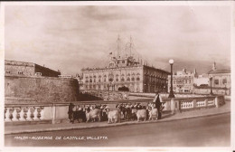 Malte - Auberge De La Castille, Valletta Milkseller Milkboy Milkman Malta Goat - Malta