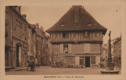 46 , Cpa  SAINT CERE , Place Du Mercadial  (01704) - Saint-Céré