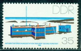 1988 Georg Forster-Antarctic Polar Research Station,DDR,3160,MNH - Climat & Météorologie