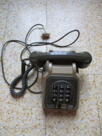 Ancien Téléphone Fixe à Touches - Telephony
