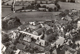 DUN LE PALLETEAU VUE AERIENNE LA MAIRIE ET L'ECOLE CPSM 10X15 TBE - Dun Le Palestel