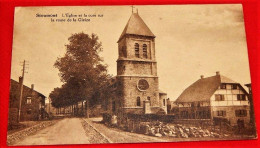 STOUMONT   - L' Eglise Et La Cure  Sur La Route De La Gleize   - - Stoumont