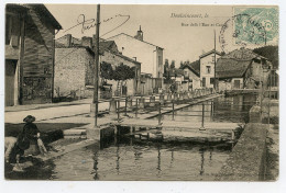 Doulaincourt (52)  Rue.l'eau Et Canal Deux Lavandières.carte Animée - Doulaincourt