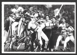 SPORT  MUSEUM OF MODERN ART C.P.A.  Wold Series Champions October 27 1986 Gary Carter Clasping Orosco With His Left Hand - Baseball