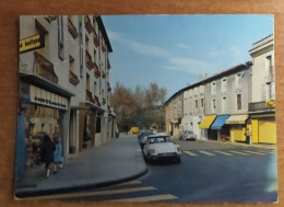 SORGUES . 84 . Cours République Avec Auto " DS Citroen " 1982 - Sorgues